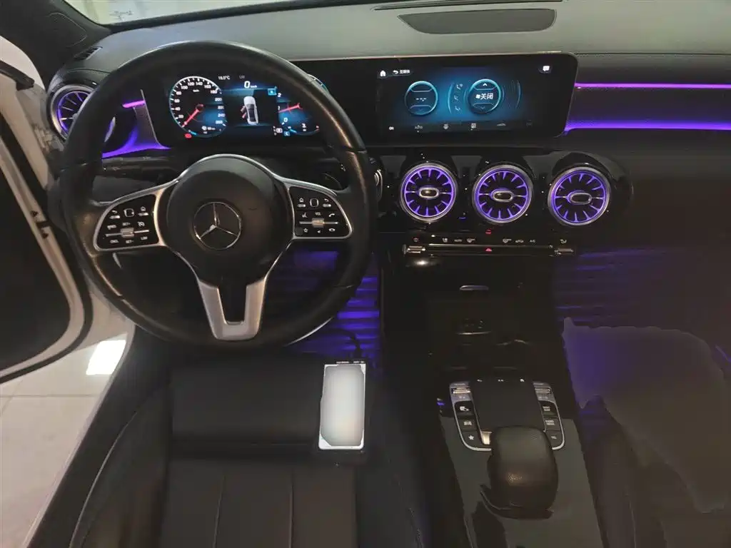 Mercedes-Benz A-Class 2020 A 200 L фото 10