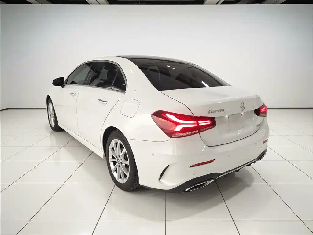 Mercedes-Benz A-Class 2020 Facelift A 200 L Sport Sedan Dynamic фото 23