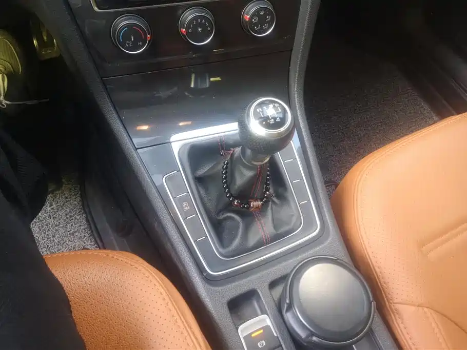 Volkswagen Golf 2018 230TSI Manual Comfort фото 16