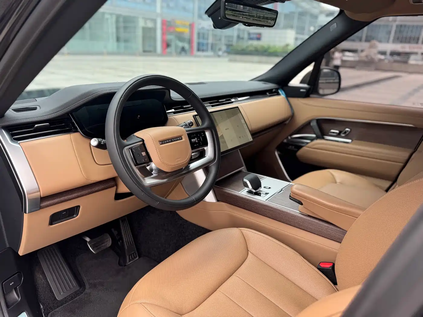 Land Rover Range Rover 2025 3.0 L6 400PS Flourishing Era Extended Wheelbase фото 6