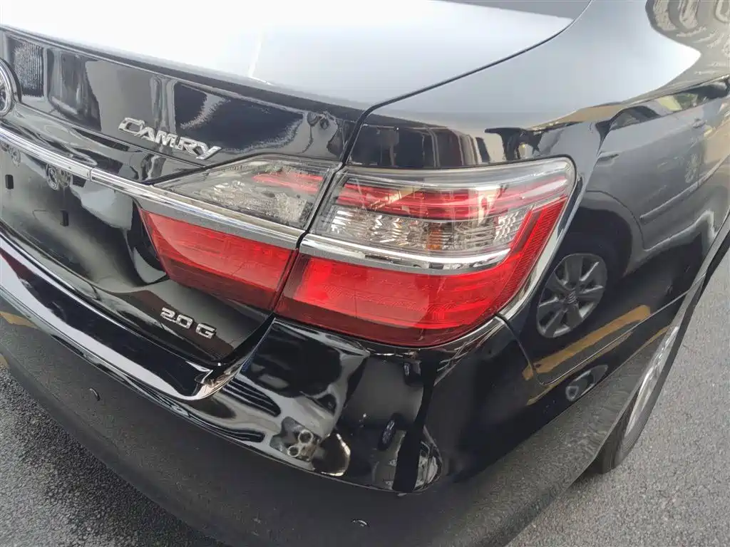 Toyota Camry 2015 2.0G Leading Edition фото 8