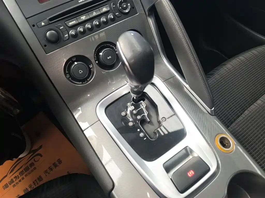 Peugeot 3008 2016 1.6THP Automatic Classic Edition фото 14