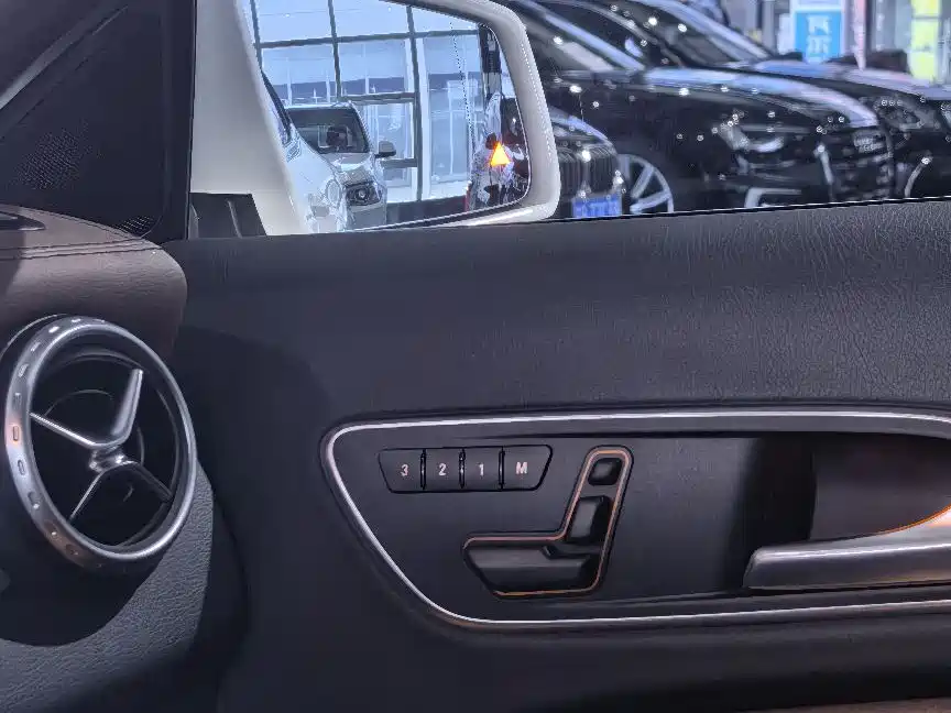 Mercedes-Benz GLA 2016 GLA 260 4MATIC Sport фото 7