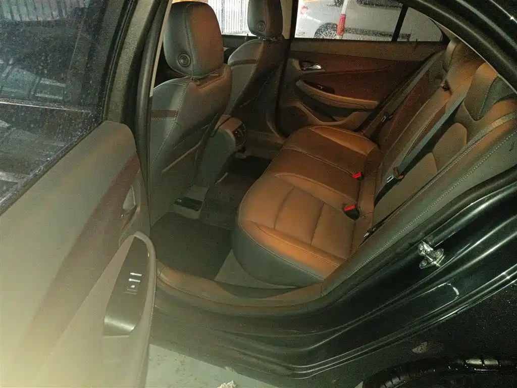 Chevrolet Malibu 2017 1.5T Automatic Luxury Edition фото 12