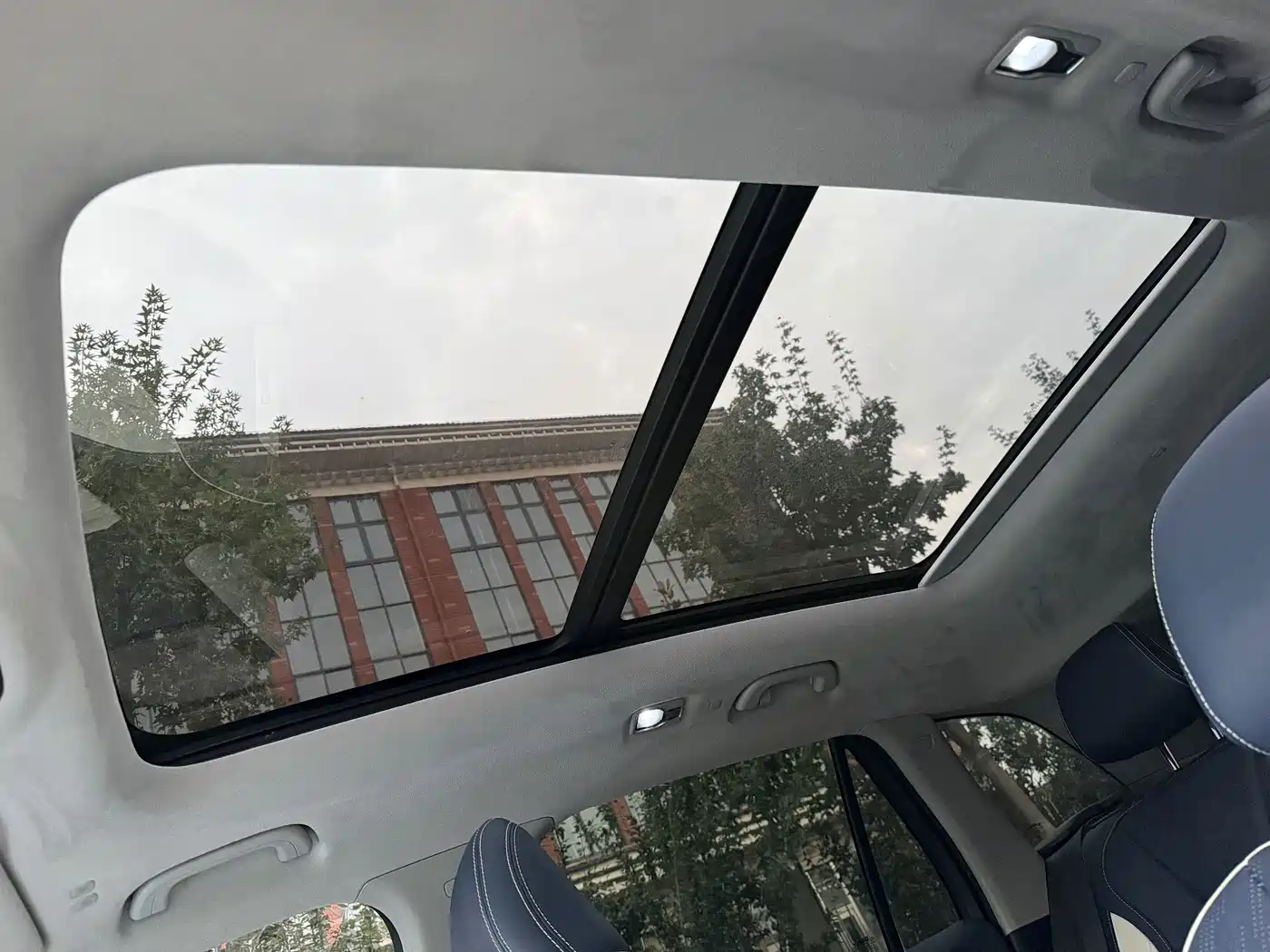 Photo 10 - Geely Monjaro