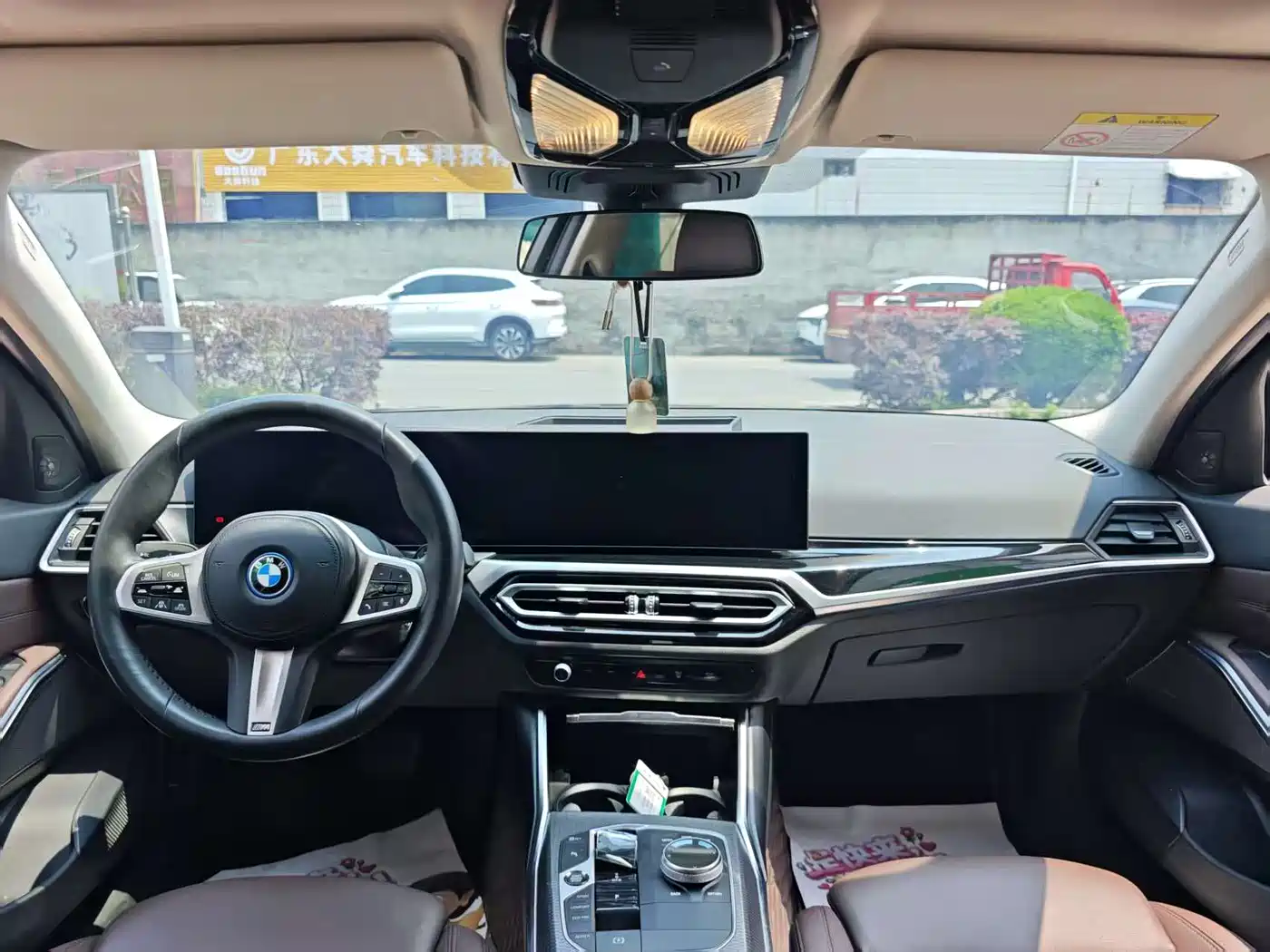 BMW i3 2023 eDrive 40 L Shadow Night Sport Package фото 8