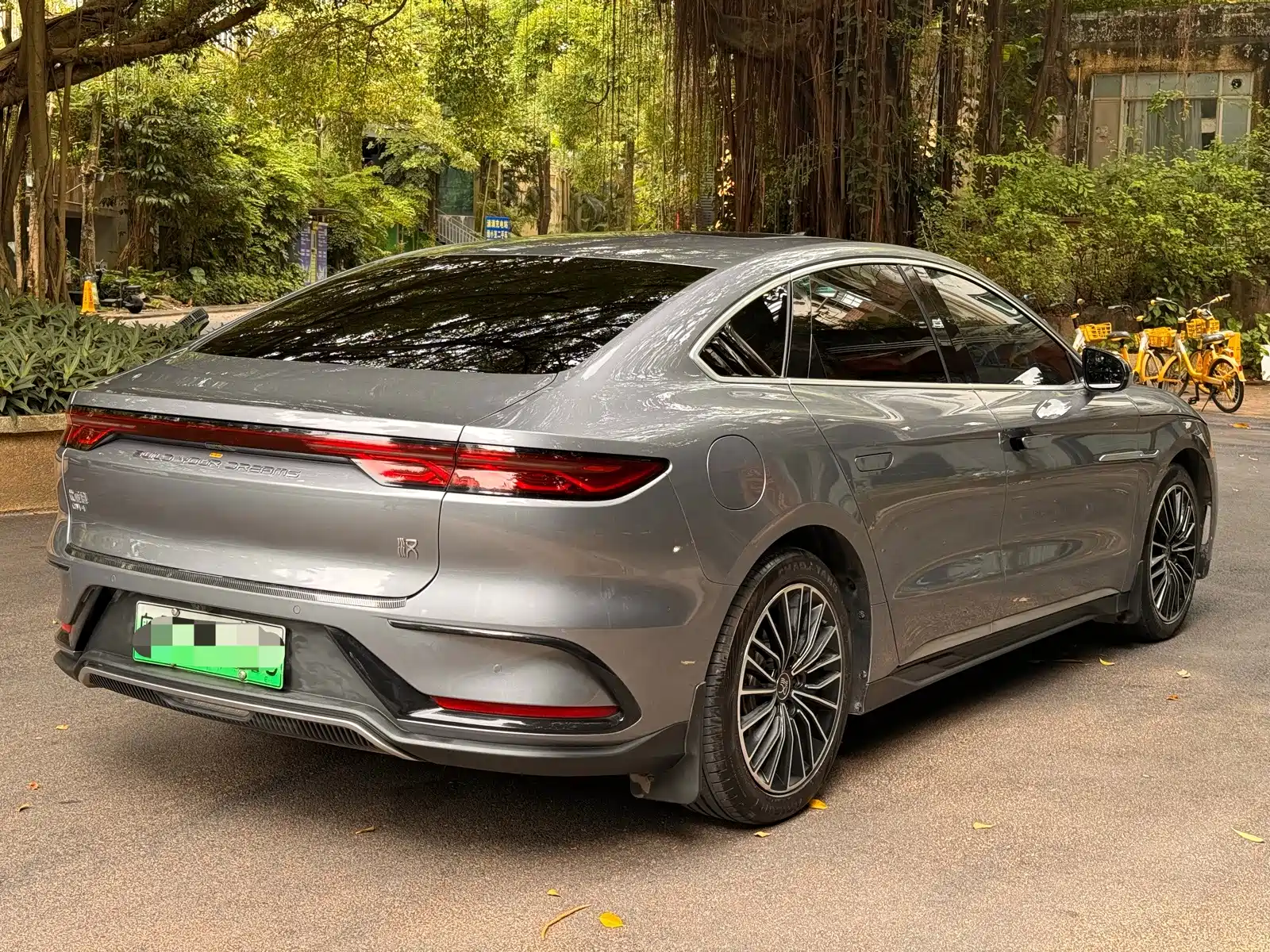 Фото 11 - BYD Han