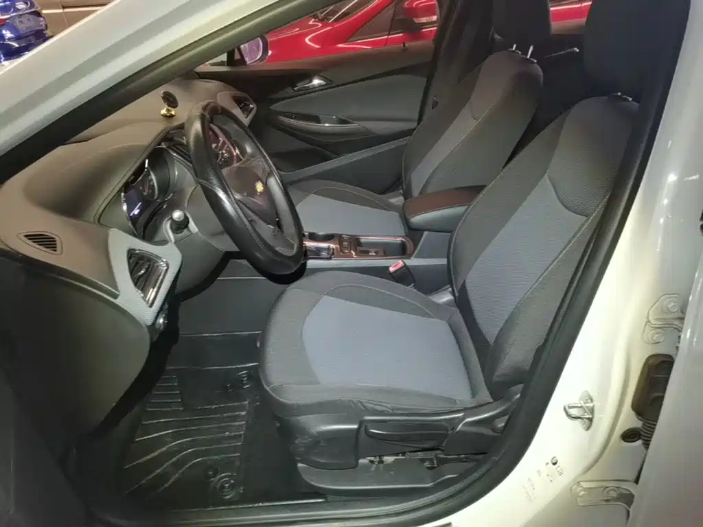 Chevrolet Cruze 2018 2018 320 Automatic Pioneer Sunroof Edition