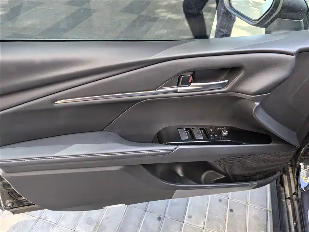 Toyota Camry 2024 Hybrid 2.0HGVP Luxury Edition фото 24