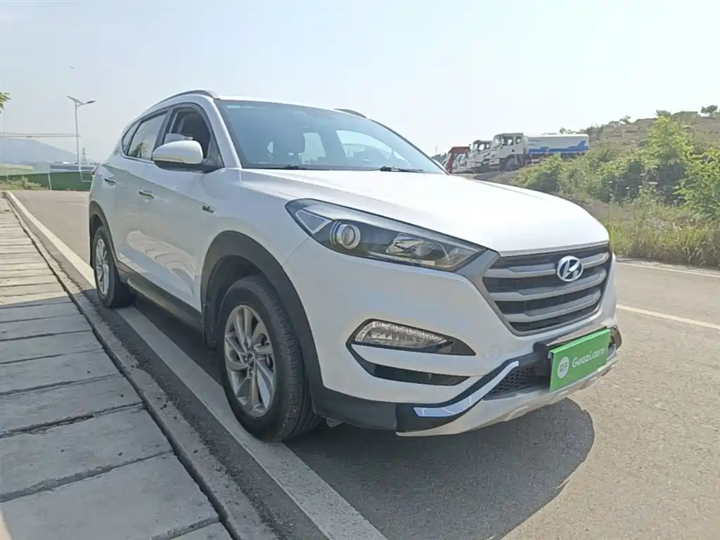 Hyundai Tucson 2015 1.6T Dual Clutch 2WD Smart фото 4