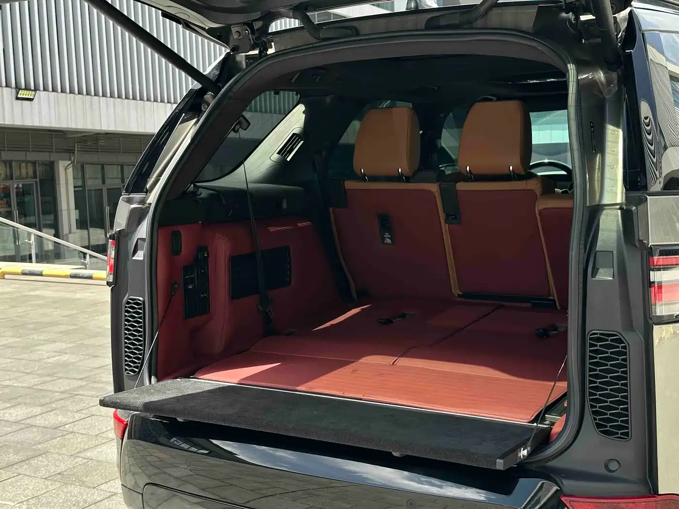 Land Rover Discovery 2017 3.0 SC V6 HSE фото 24