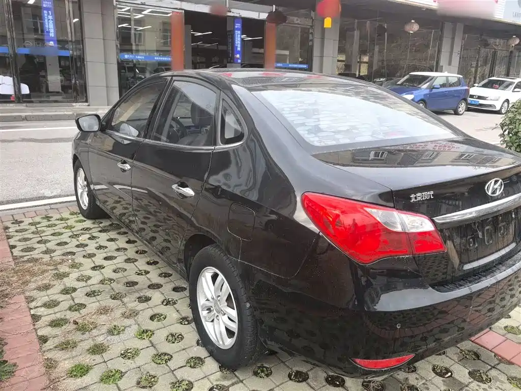 Hyundai Elantra 2015 1.6L Automatic Luxury фото 23