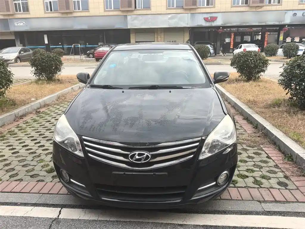 Hyundai Elantra 2015 1.6L Automatic Luxury фото 3