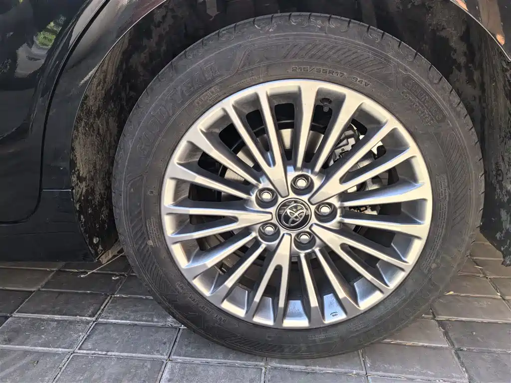 Toyota Camry 2024 Hybrid 2.0HGVP Luxury Edition фото 18