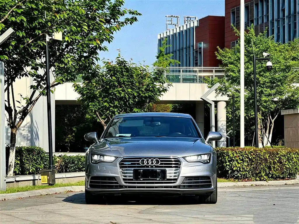 Фото 2 - Audi A7