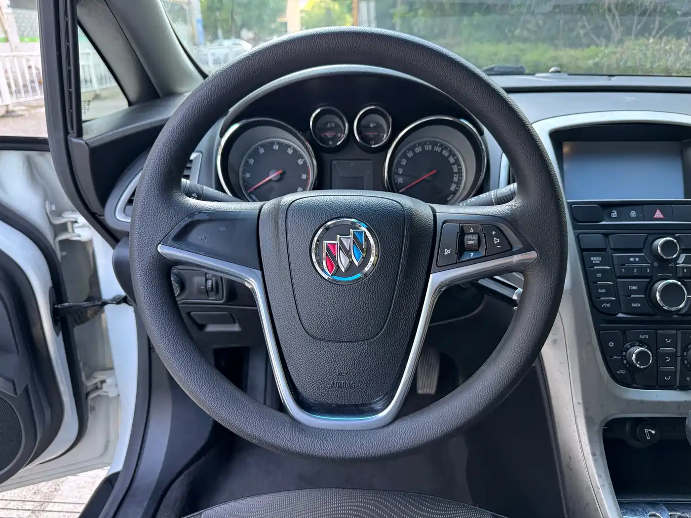 Buick Excelle 2014 XT 1.6L Automatic Fashion фото 15