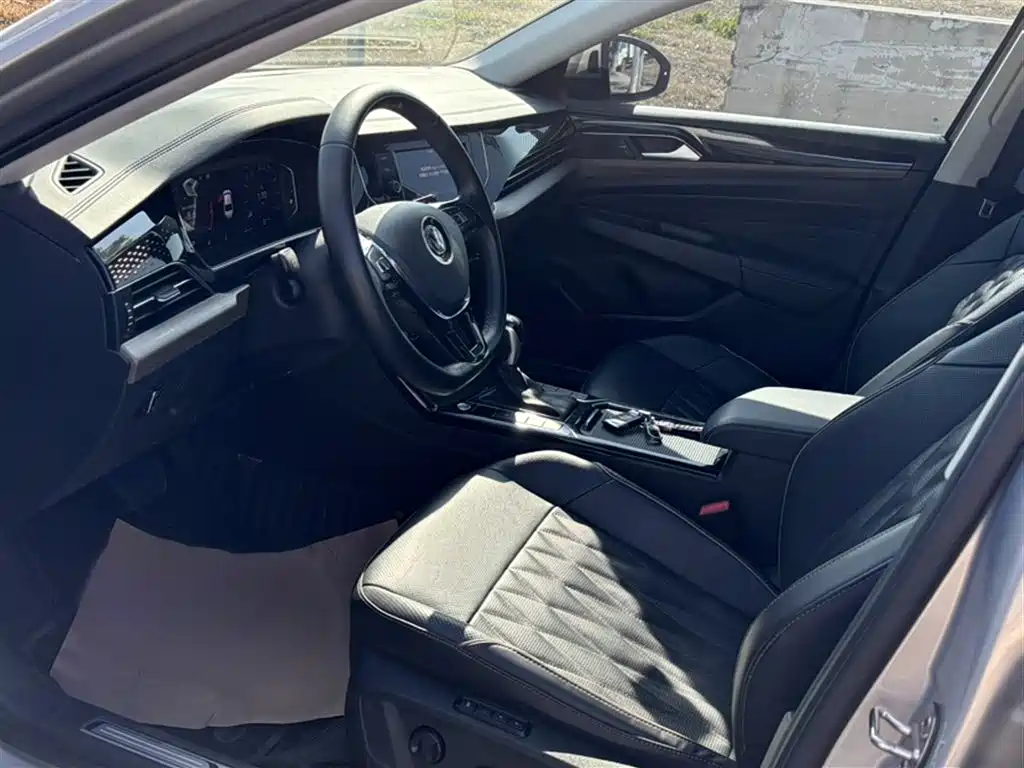 Volkswagen Passat 2019 330TSI Luxury Edition China VI фото 7