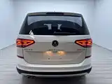Photo 6 - Volkswagen Touran