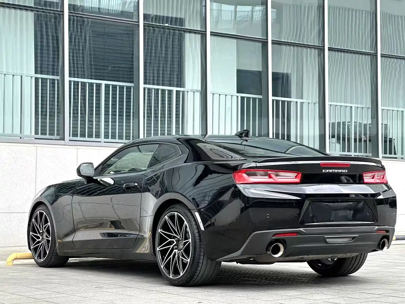 Chevrolet Camaro 2017 2.0T RS фото 10
