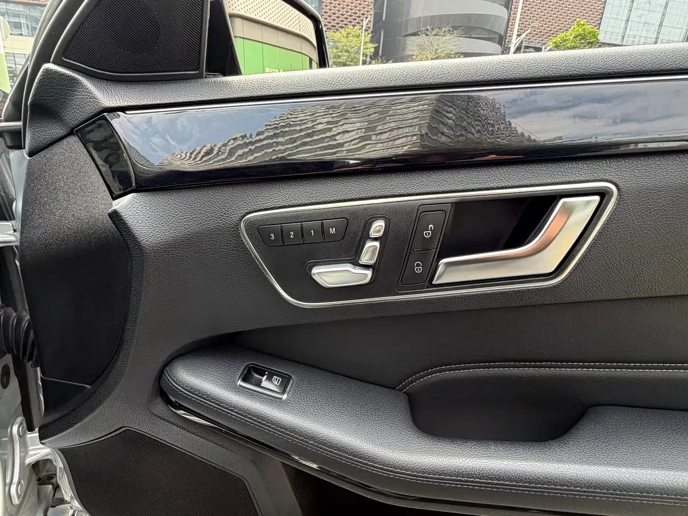 Mercedes-Benz E-Class 2014 E 260 L Sport фото 17