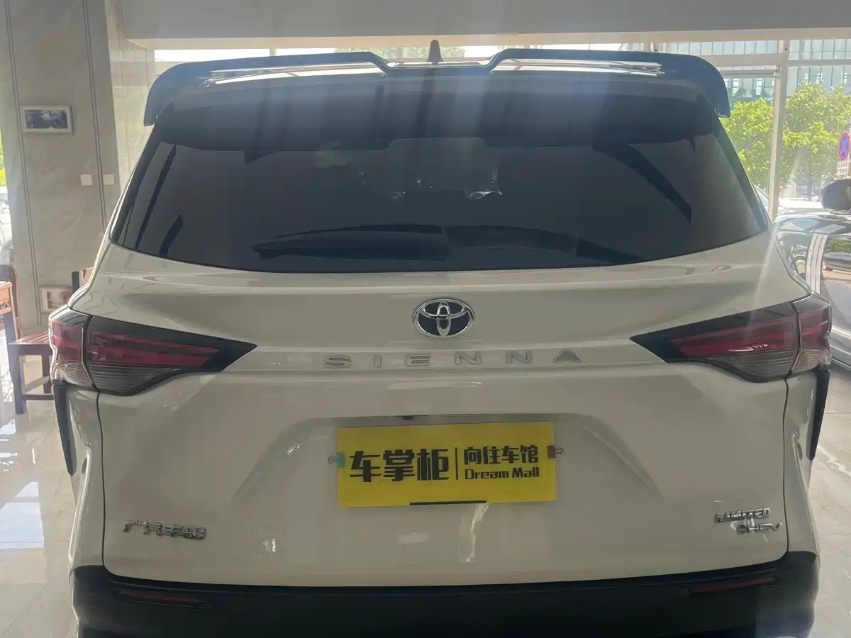 Toyota Sienna 2024 2.5L Hybrid Ultimate Premium Edition фото 6
