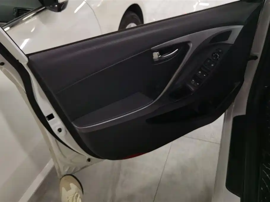 Hyundai Langdong 2015 1.6L Auto Premium фото 7