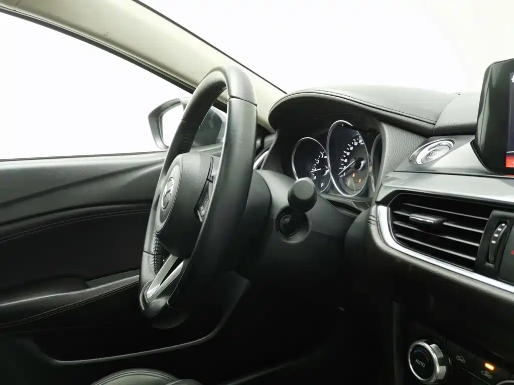 Фото 22 - Mazda Atenza
