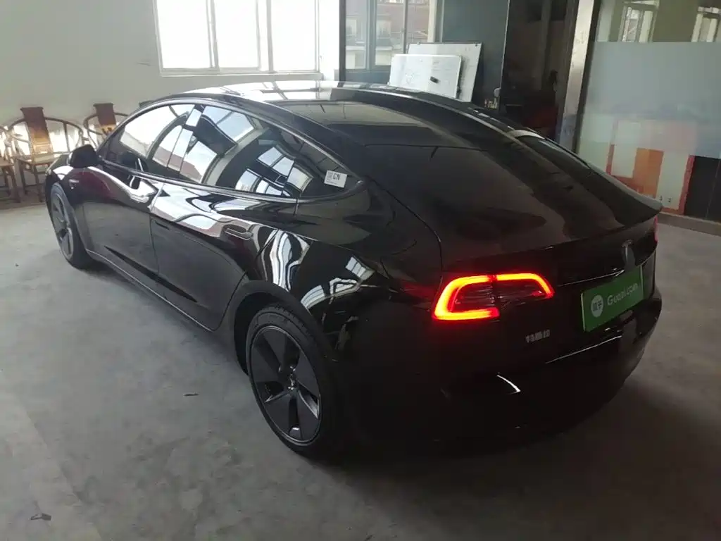 Фото 5 - Tesla Model 3