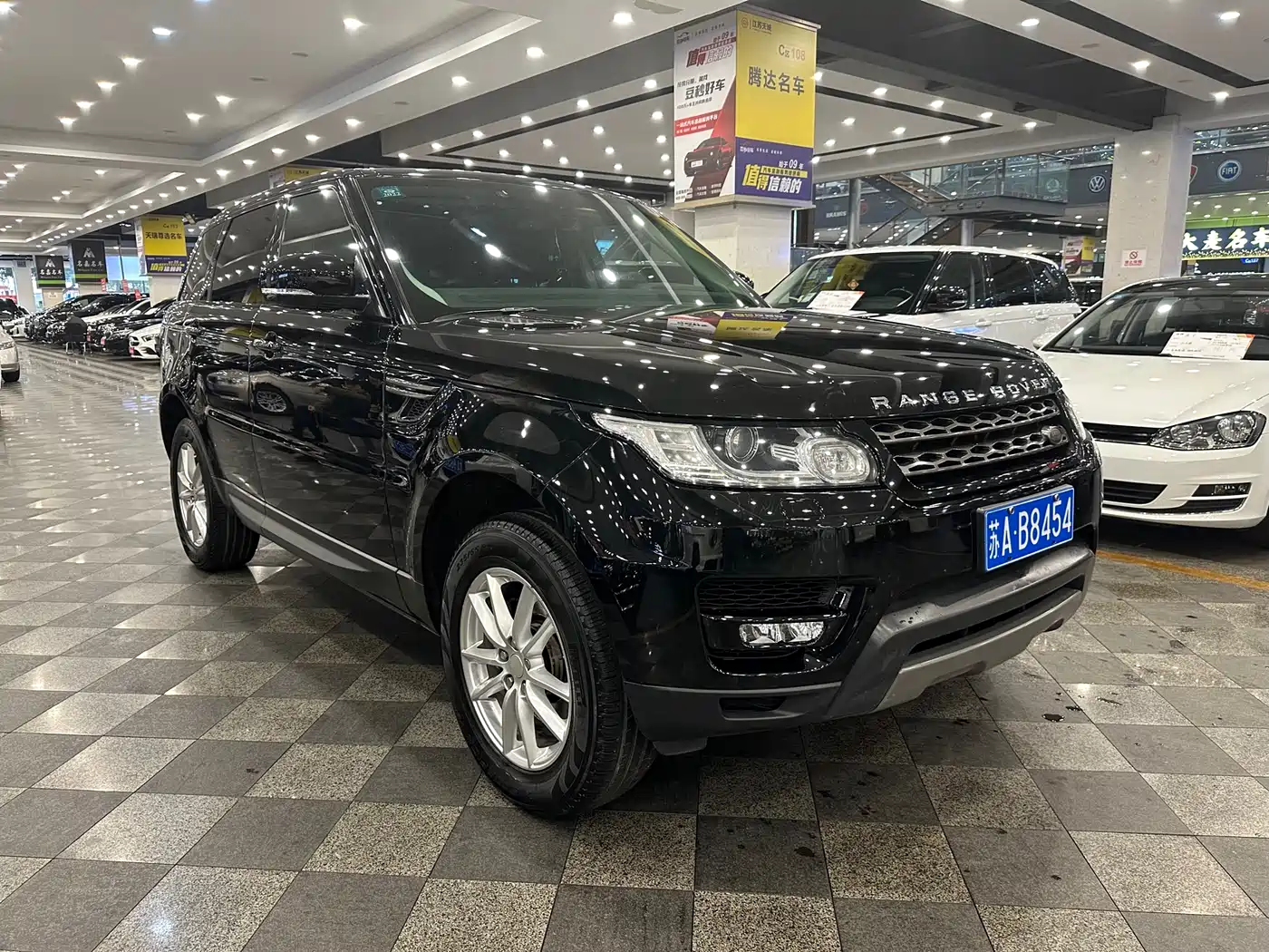 Land Rover Range Rover Sport 2016 Model 3.0 SC V6 SE фото 3