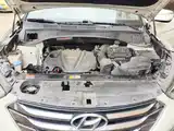 Photo 3 - Hyundai Santa Fe
