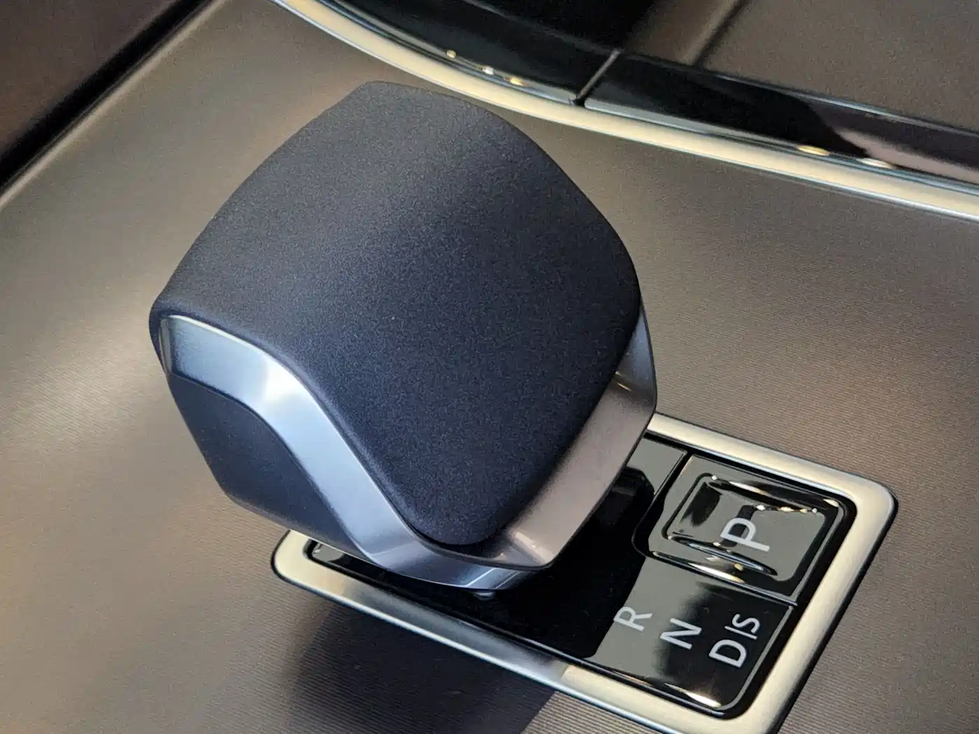 Land Rover Range Rover Velar 2026 Model 250PS Dynamic SE фото 14