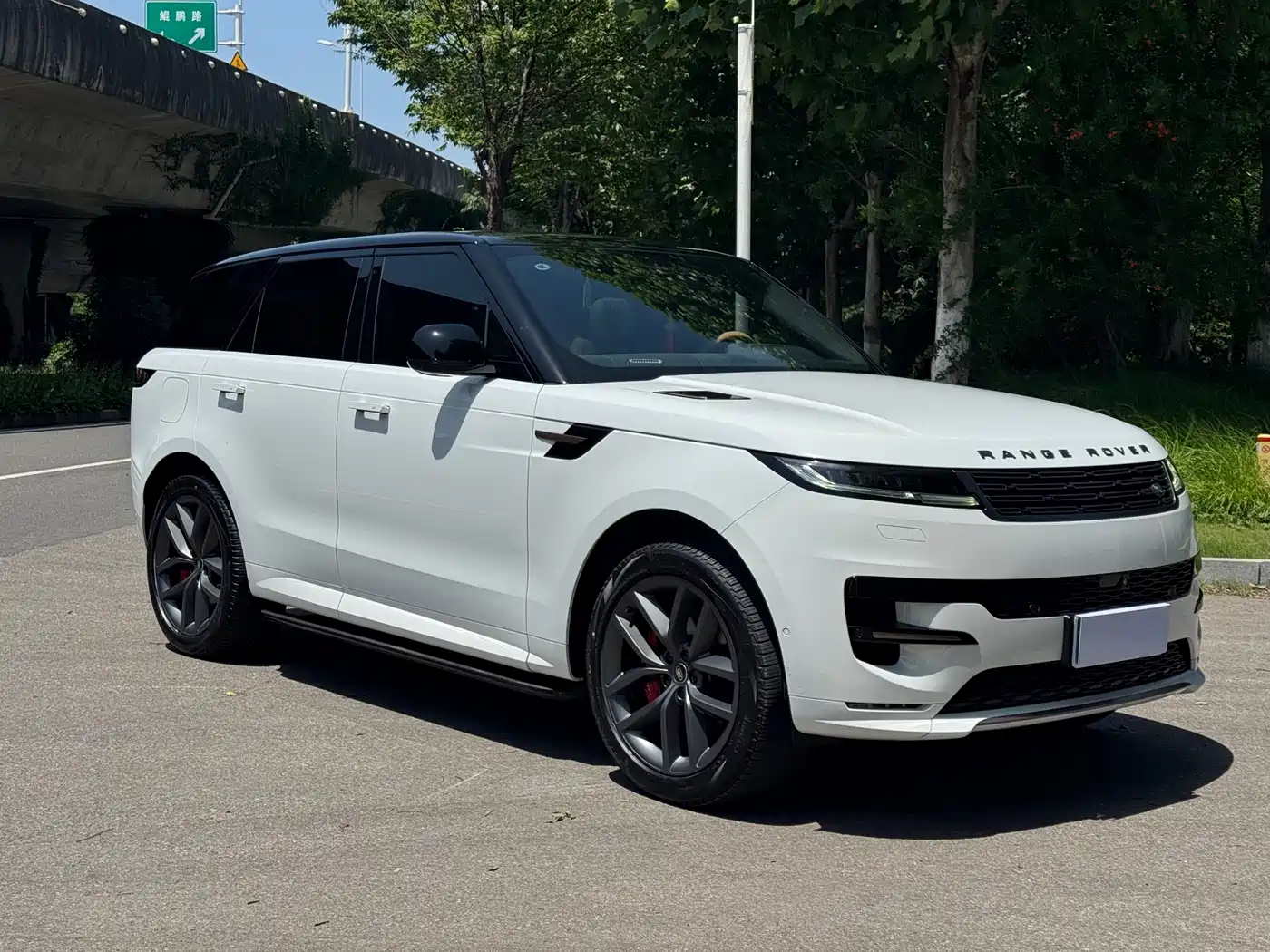 Land Rover Range Rover Sport 2025 400PS Dynamic SE фото 3