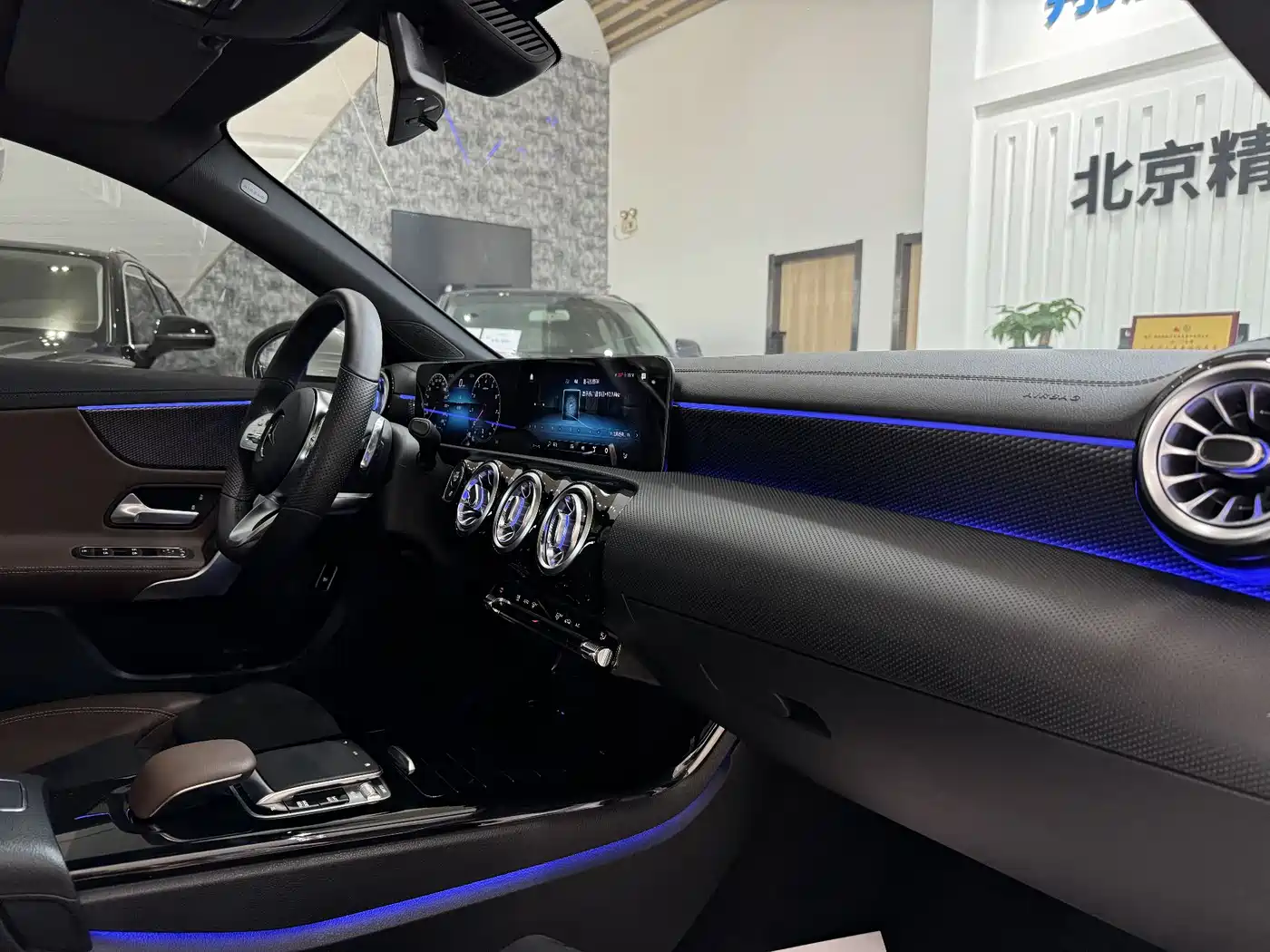 Mercedes-Benz A-Class 2020 A 200 L Sport Sedan фото 19