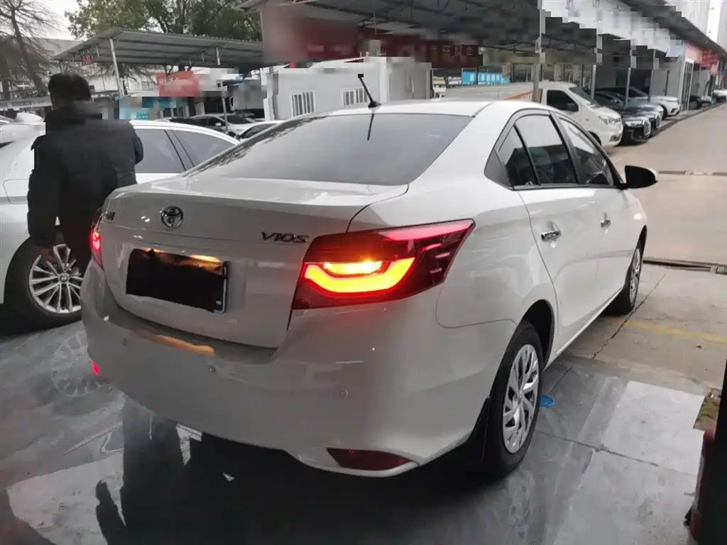 Toyota Vios 2022 1.5L 20th Anniversary Edition фото 7