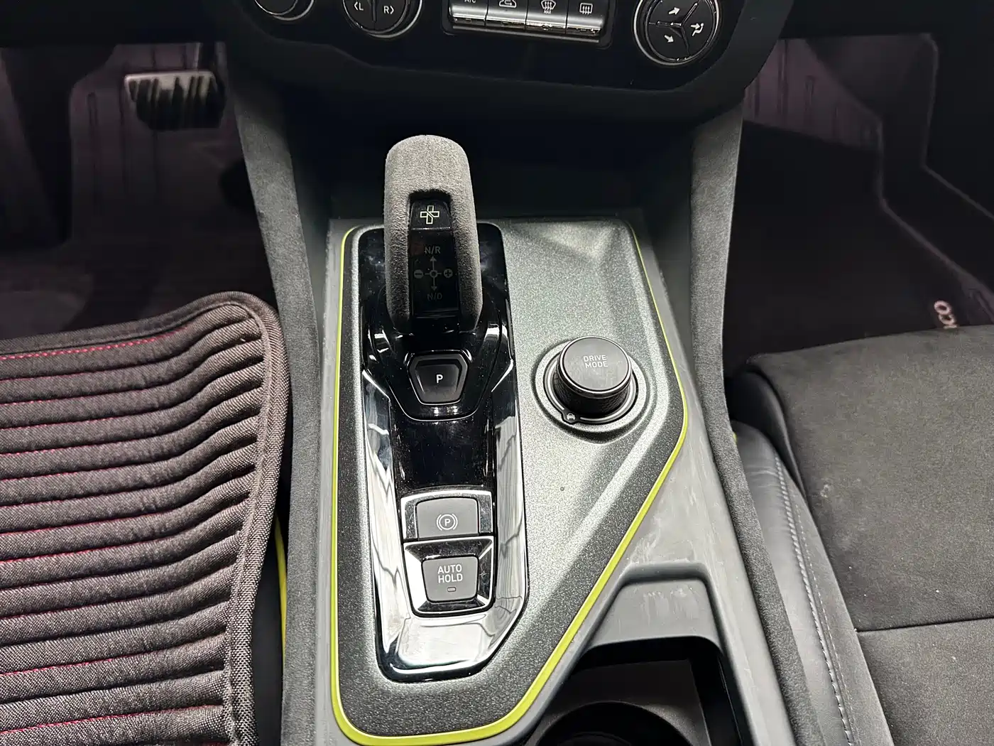 Lynk & Co 03 2021 03+ 2.0TD Auto Performance Package Edition фото 14