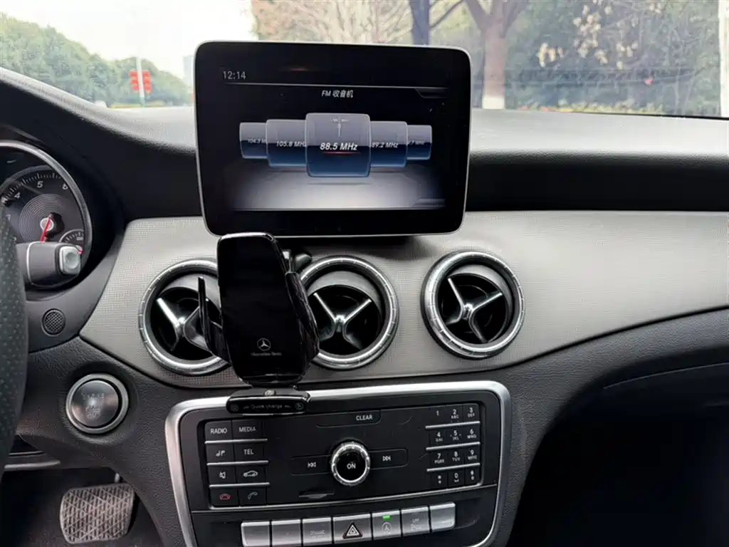 Mercedes-Benz CLA (Import) 2018 CLA 200 Fashion Edition фото 16