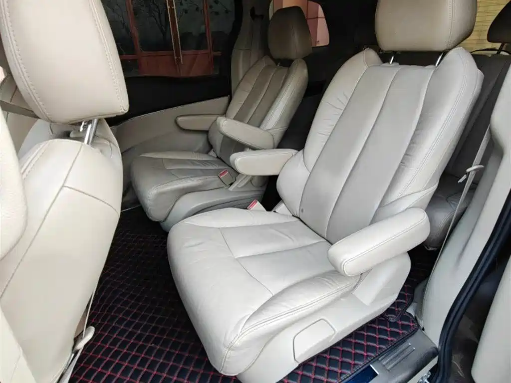 Buick GL8 2015 2.4L Luxury Business Exclusive Edition фото 11
