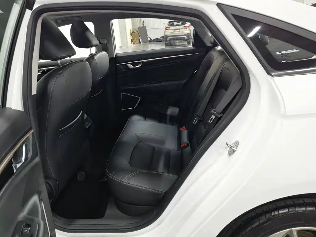 Geely Emgrand GL 2021 2021 UP 1.4T CVT Premium