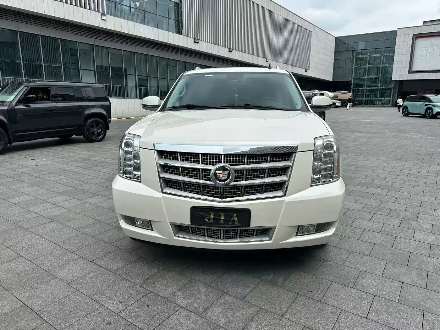 Cadillac Escalade 2013 6.2L ESV Platinum Extended