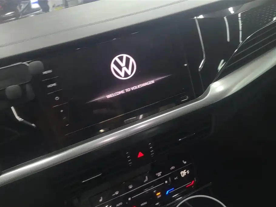 Volkswagen Passat 2022 330TSI Starlight Elite Edition фото 13