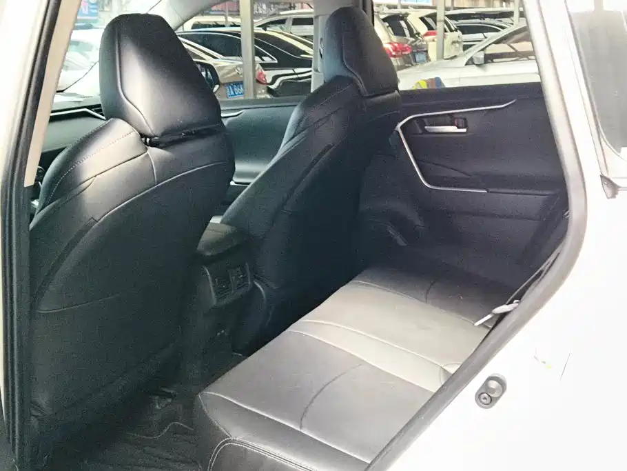 Toyota Wildlander 2023 2022 2.0L CVT FWD Luxury PLUS Edition