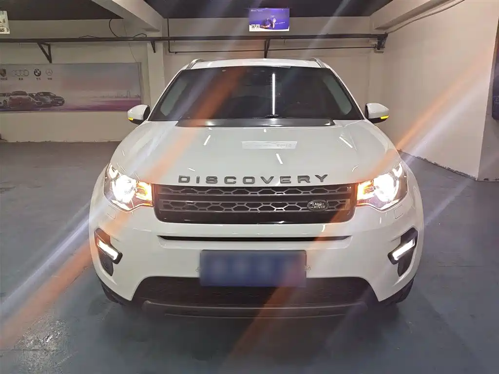 Land Rover Discovery Sport 2019 240PS SE Edition China VI фото 3