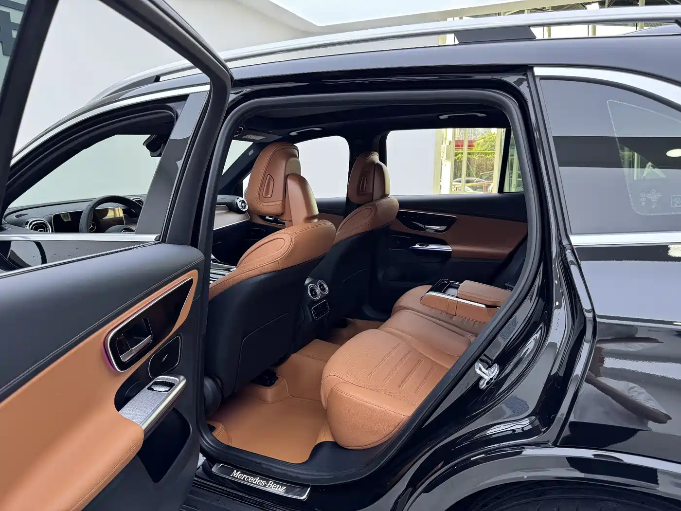 Mercedes-Benz GLC 2024 GLC 300 L 4MATIC Dynamic 5-seater фото 8