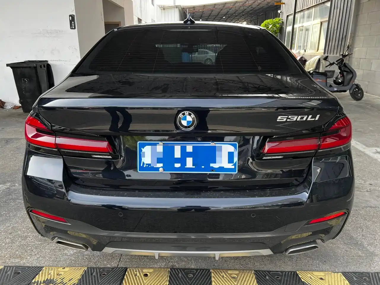 BMW 5 Series 2023 530Li Leading M Sport Package фото 18