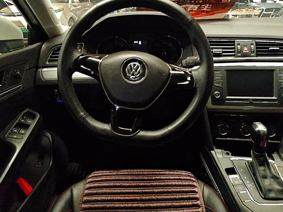 Volkswagen Lamando 2017 230TSI DSG Trend Edition фото 15