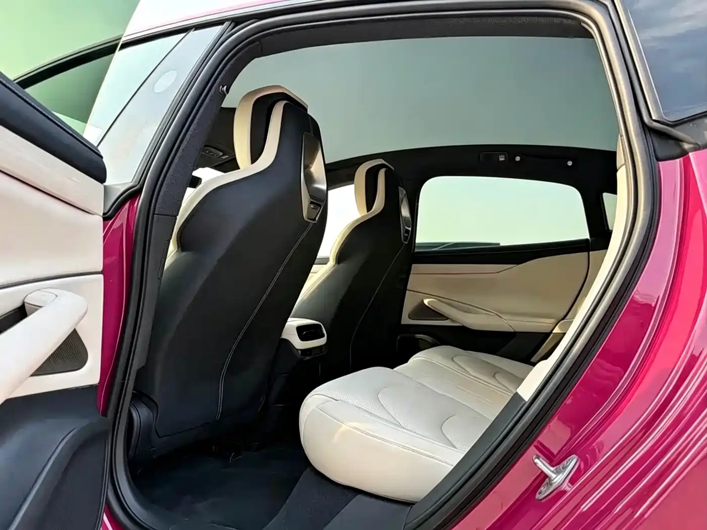 Xiaomi Auto Xiaomi SU7 2024 RWD Ultra Long Range Advanced Smart Driving Pro Edition фото 6