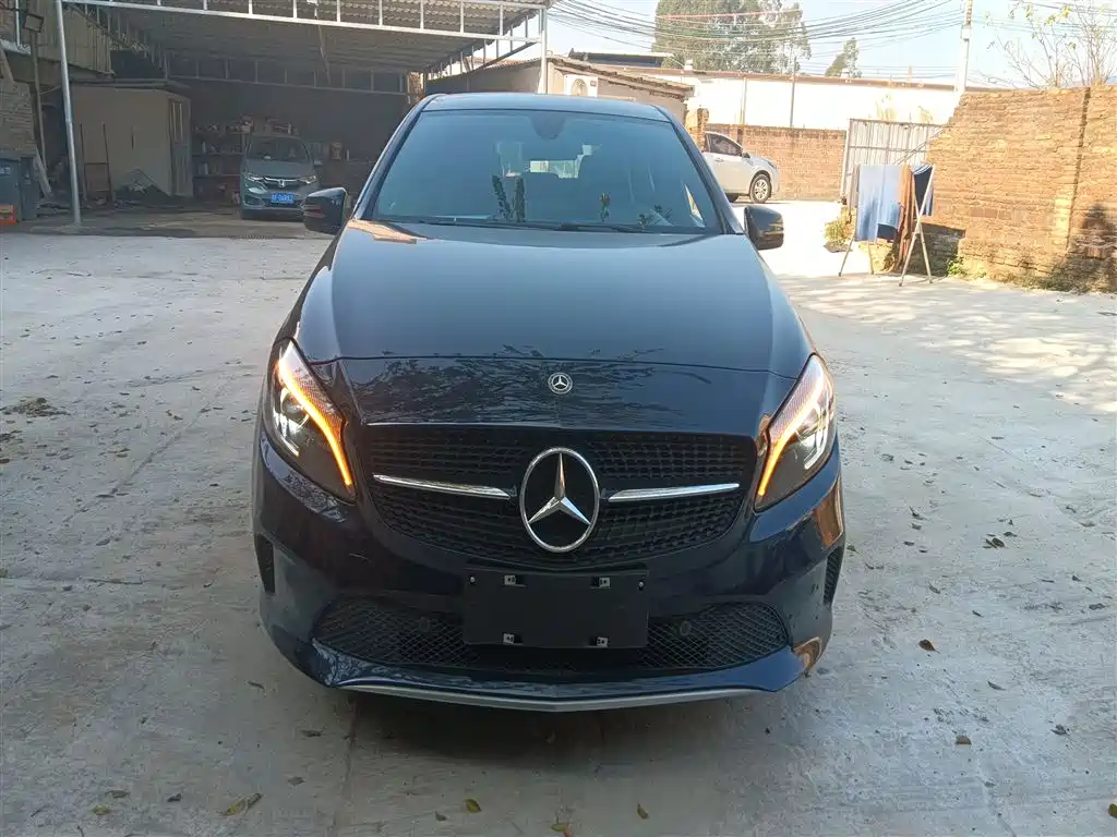 Mercedes-Benz A-Class (Import) 2017 Facelift A 200 Dynamic фото 3