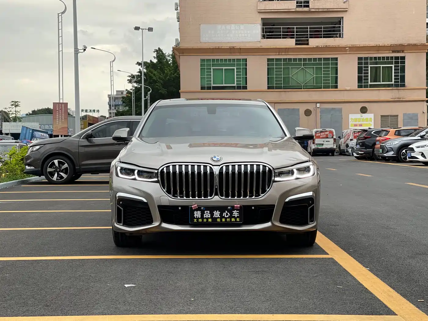 BMW 7 Series 2013 Model 740Li Luxury фото 2