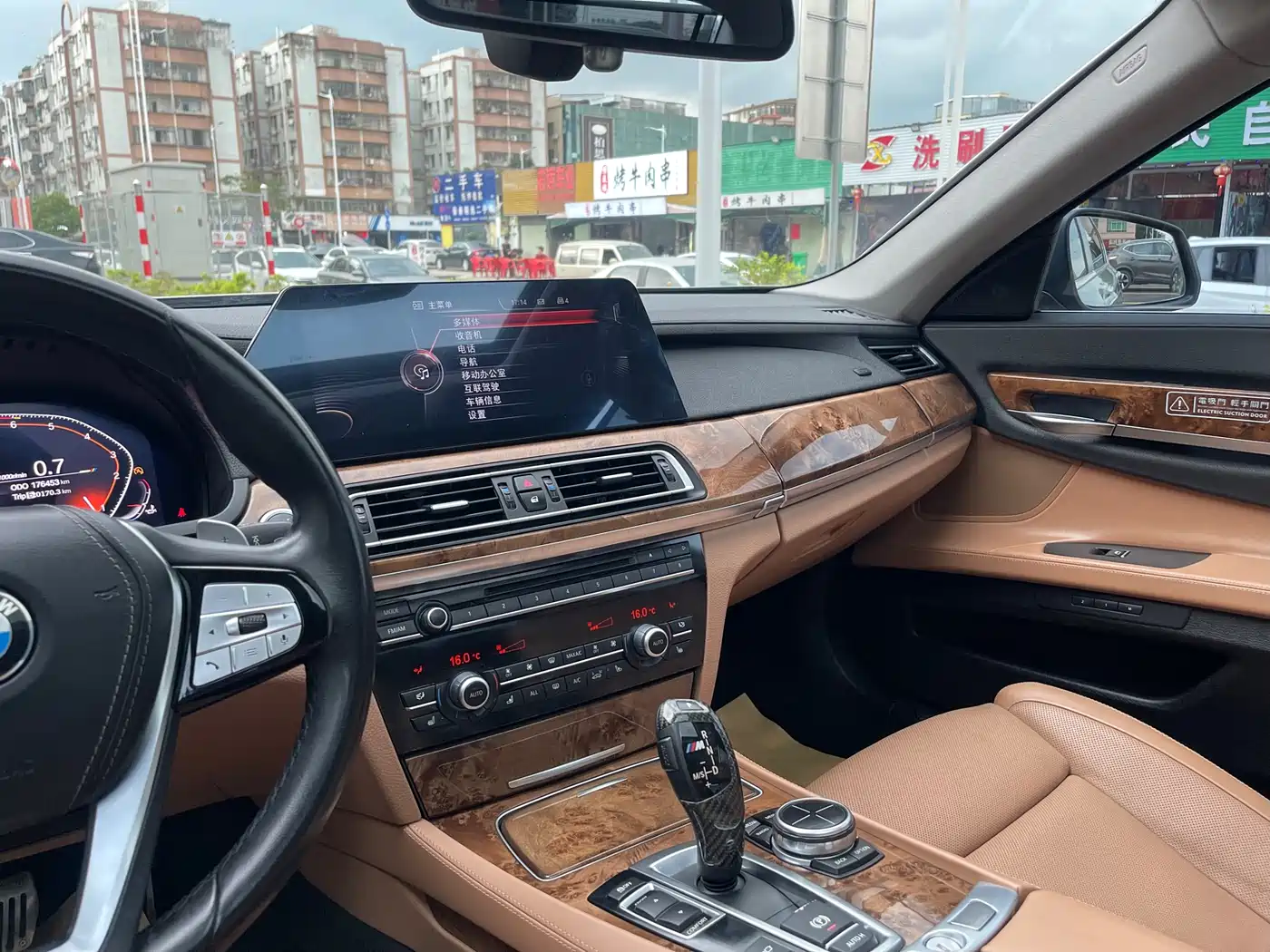 BMW 7 Series 2013 Model 740Li Luxury фото 17