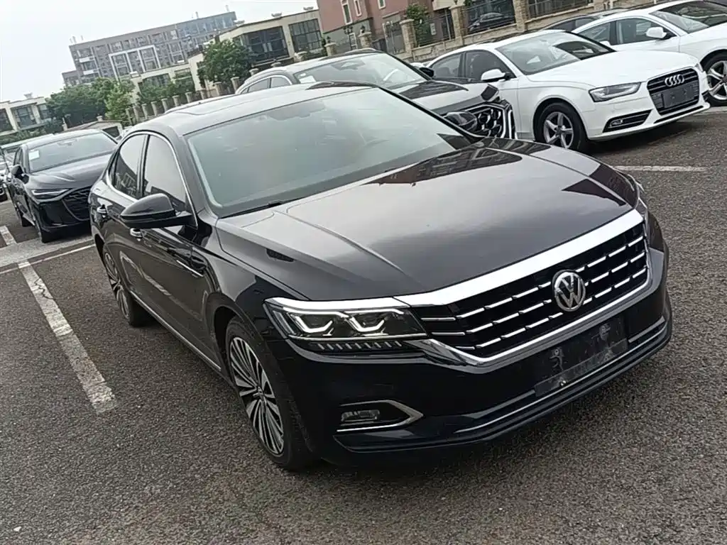 Volkswagen Passat 2019 330TSI Luxury Edition China VI фото 4